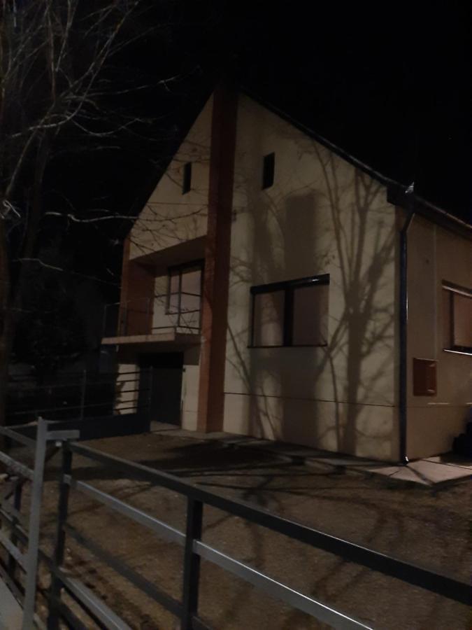 Farkas Szálló Barand Exterior foto